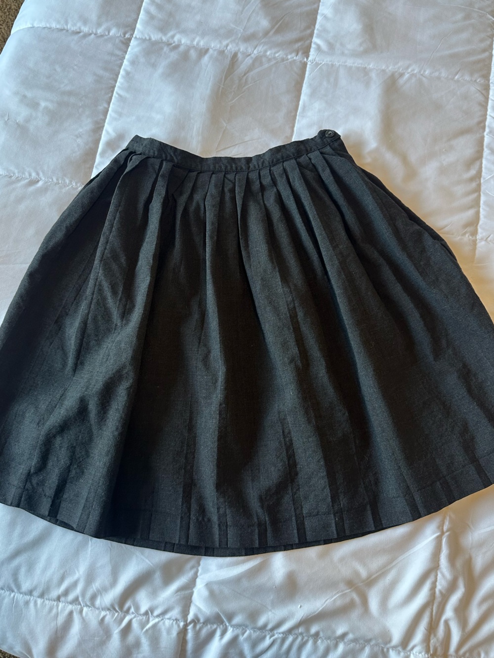 Vtg Laura Ashley 100% Wool Dark Gray Pleated Skirt Size 8